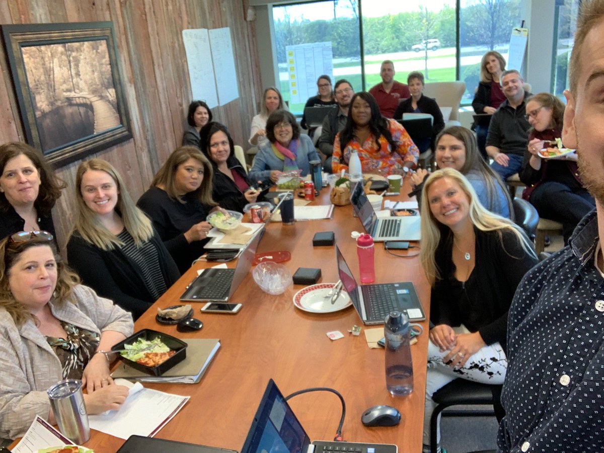 staceykhmeyer1's tweet photo. Love working with this team! @VeritasMeetings https://t.co/wQyvybRdsQ