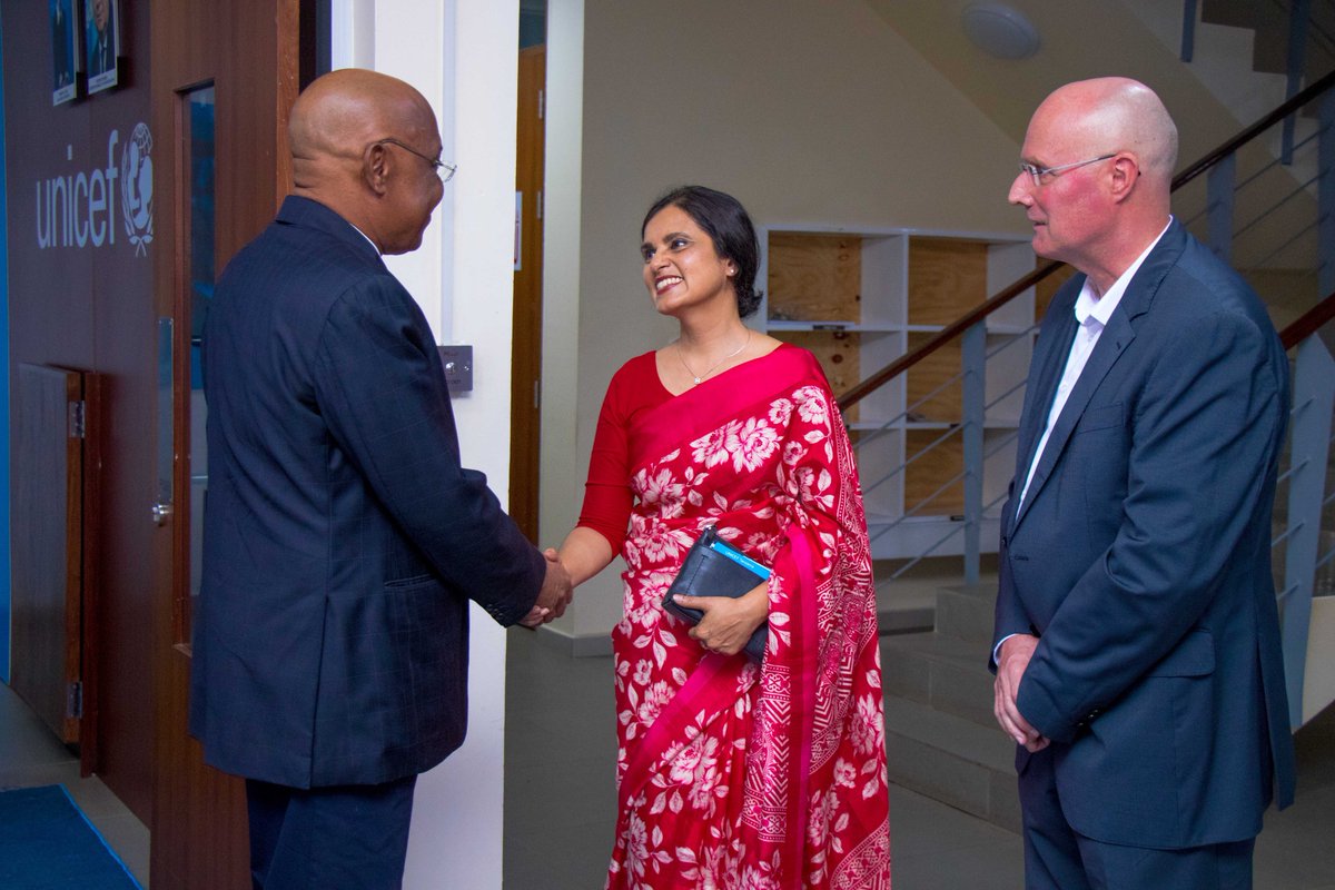 UNICEFTanzania's tweet photo. “It has truly been an absolute pleasure to work with all of you to serve the children of Tanzania” says outgoing @UNICEFTanzania Rep @maniza_zaman as she bids farewell to partners and UN family.
Asante sana @maniza_zaman na kwaheri!
#ChangeMaker4Children https://t.co/S6lWZx6i7R
