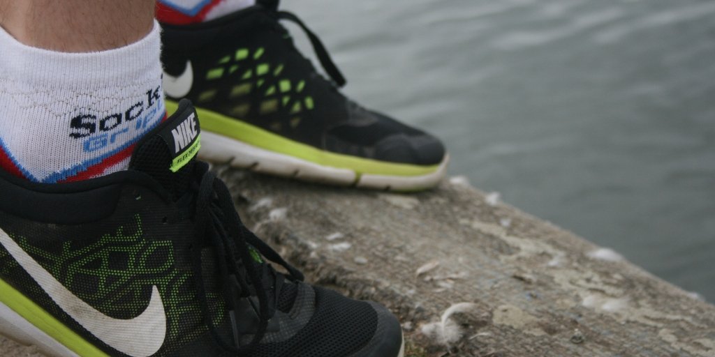 Sockmine's tweet photo. The GripLock™ sock is our own patented and innovative design created to solve a big problem that every runner dreads: blisters.
By completely adhering to your feet, the GripLock™ socks remove friction from your feet and help prevent you from getting blisters.
#GripLock https://t.co/dMPbS2mJ95
