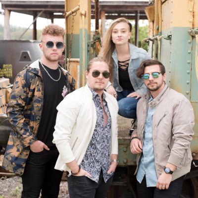 JacketsInJuly's tweet photo. #NewProfilePic https://t.co/GDhnAr05i9