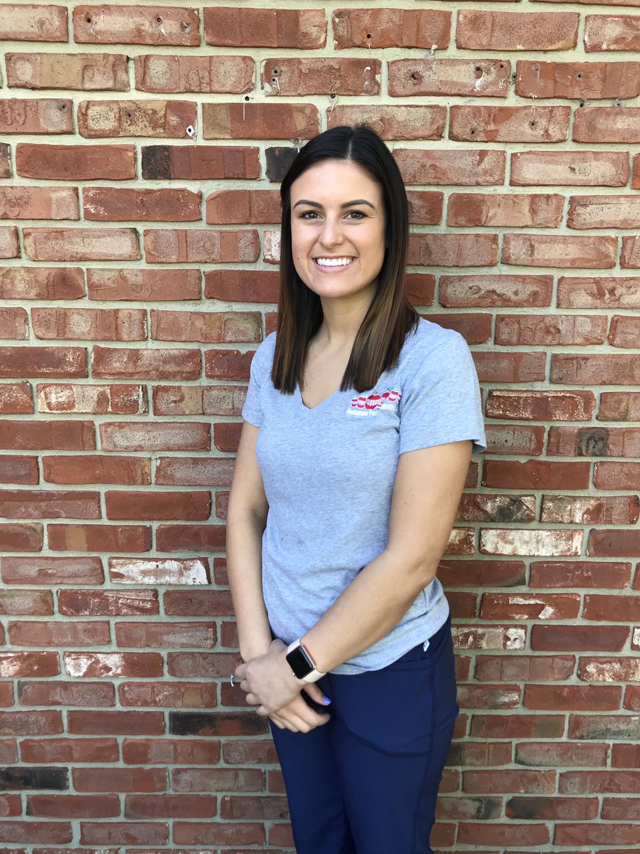 ApplegateFamDen's tweet photo. We are so excited to welcome this smiling face to our office !!! We would like to introduce Sarah our Hygienist! Help us give this gorgeous girl a warm welcome 😁🍎 https://t.co/boDz0Z2q0r