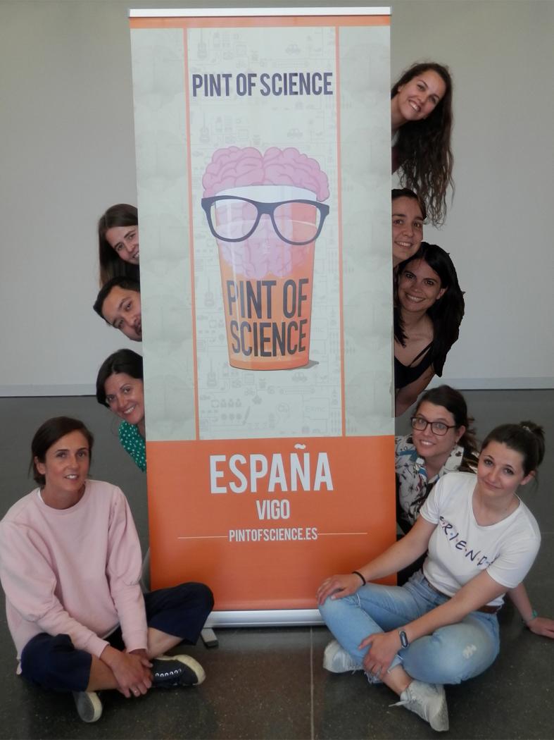 uvigo's tweet photo. Os investigadores Benito Vázquez, Pablo Izquierdo e Ana Ulla participarán na edición viguesa do Pint of Science, que se celebrará no Mercado do Berbés do 20 ao 22 de maio https://t.co/gFu8a4LLij https://t.co/WXMa9azKt3