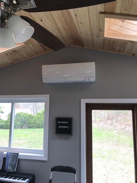 ClimateZone1's tweet photo. Few pics of Mini splits installations.
#MitsubishiElectric #ductlesssystem #minisplit #heatingandcooling #rometecontrolperroom #kumocloudwifi #getreadyforthehotweather https://t.co/Nle8t7p53h