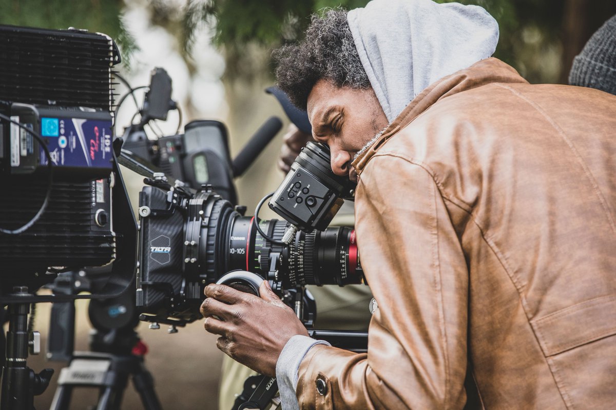 opensignalpdx's tweet photo. 📢 Celebrate the first year of our Black filmmaker fellowship, #OpenSignalLabs, on Friday, June 14!

📰 Read more:
https://t.co/4s4zNfEmxW

📽️ Tickets to the @HollywoodTheatr screening:
https://t.co/goaeSGv4nF

🎉 Tickets to the @DougFirLounge after-party:
https://t.co/FtfZqnU3Rl https://t.co/lbSQXXfWGl