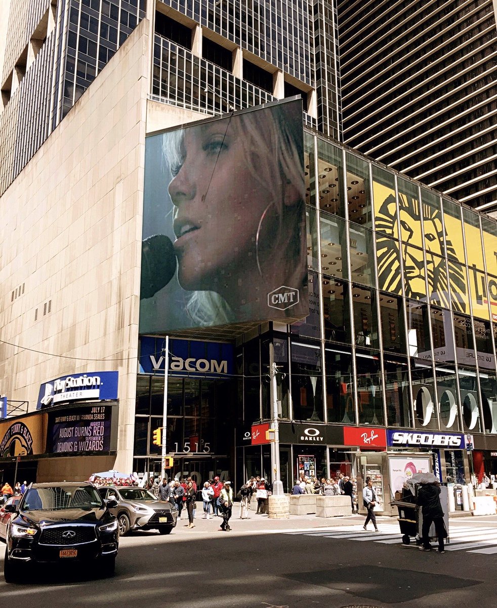 This just played in Times Square!! 😍 thank you for all the love <a href="/cmt/">CMT</a>