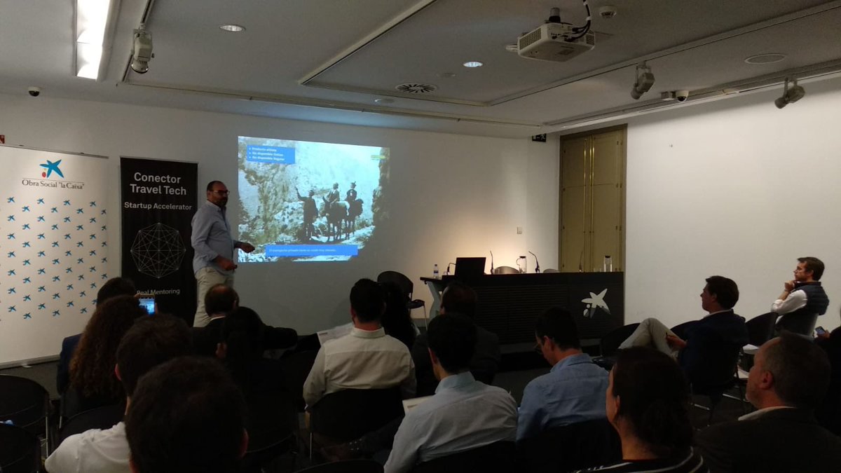 ConectorSpain's tweet photo. La siguiente startup en presentar frente a los inversores es Driveando: la startup que proporciona tours diferentes a bajo coste y de calidad utilizando el coche propio del usuario #DemoDay #ConectorTravel @CaixaBank @CaixaForum_CAT https://t.co/0MVO76OgUW