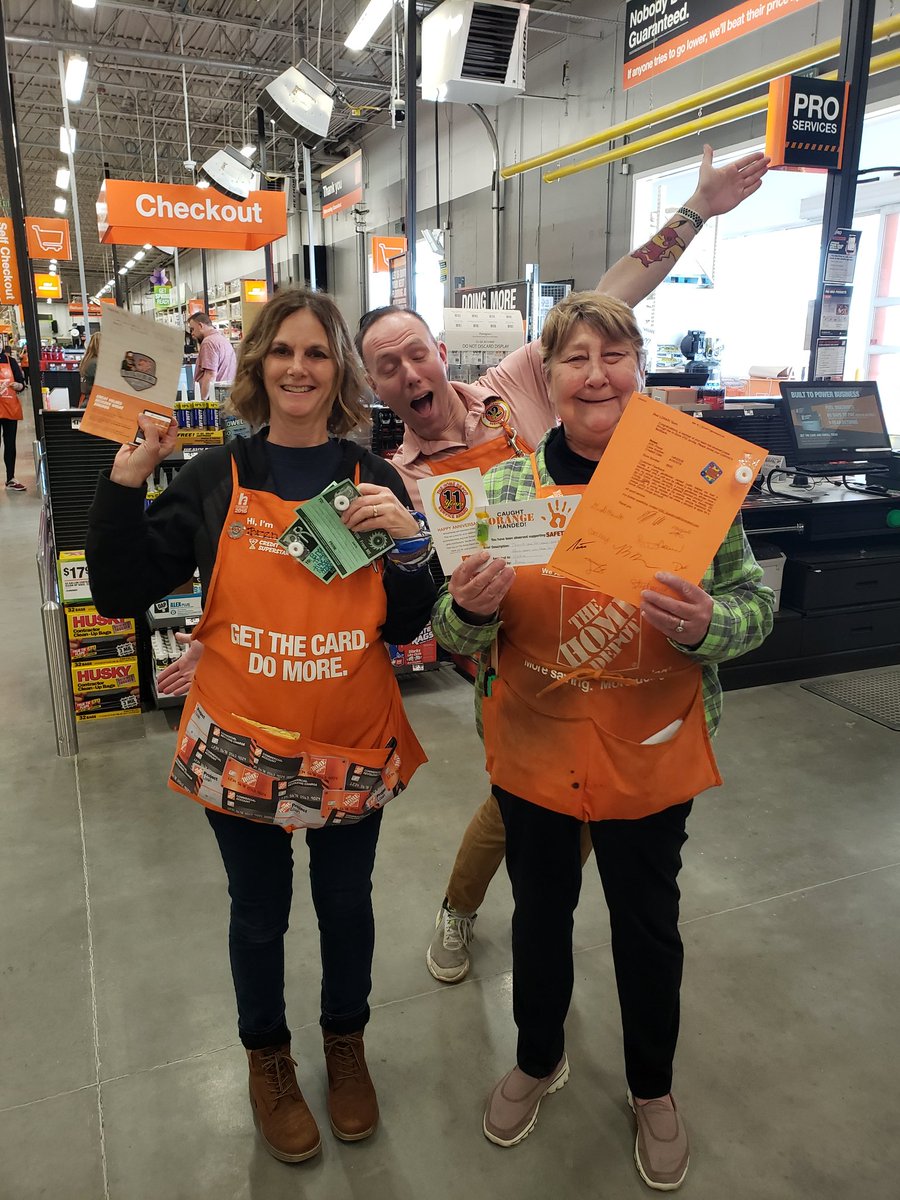 Larenzo Oates (@larenzooates) on Twitter photo @ 6930 cashiers Brenda & Vicki covered all recognition, #homerbadge #bravos #safety Voc & 11 yrs. badge. Way to go ladies <a href="/SypniewskiScott/">Scott Sypniewski</a> <a href="/LorainHd6930/">Lorain Home Depot</a> @ 6930 cashiers Brenda & Vicki covered all recognition, #homerbadge #bravos #safety Voc & 11 yrs. badge. Way to go ladies <a href="/SypniewskiScott/">Scott Sypniewski</a> <a href="/LorainHd6930/">Lorain Home Depot</a>