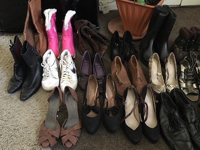 My to do list for this afternoon!
Getting all of this listed on eBay.
.
I’m half way through drafting and then take all the pictures in one go.
.
It should be fun the next couple of hours.
.
.
.
.
#ebayworld #ebayreseller #ebaycommunity #onlinebusiness #… bit.ly/2HkK0Wb