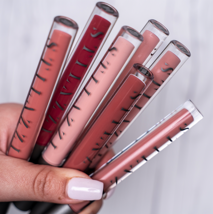 stilazzi's tweet photo. Brilliantly creamy and oh so smooth. This hydrating gloss has a semi-opaque coverage with intense shine. A perfect addition to any lipstick or to wear alone! Shop now: https://t.co/eXBGkBtFuP https://t.co/evaaTnjXrL
