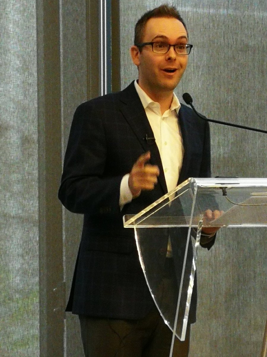 msstaceyerin's tweet photo. Looking forward to @ddale8 on building trust in an era of #fakenews and misinformation #UofTFieldDay https://t.co/9SZMdfhC9e