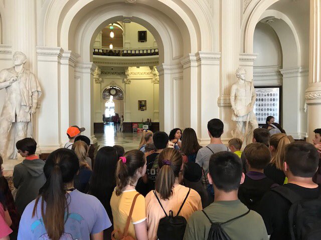 7th graders are touring the Capitol and learning more about our state government and history. @LHpanthers