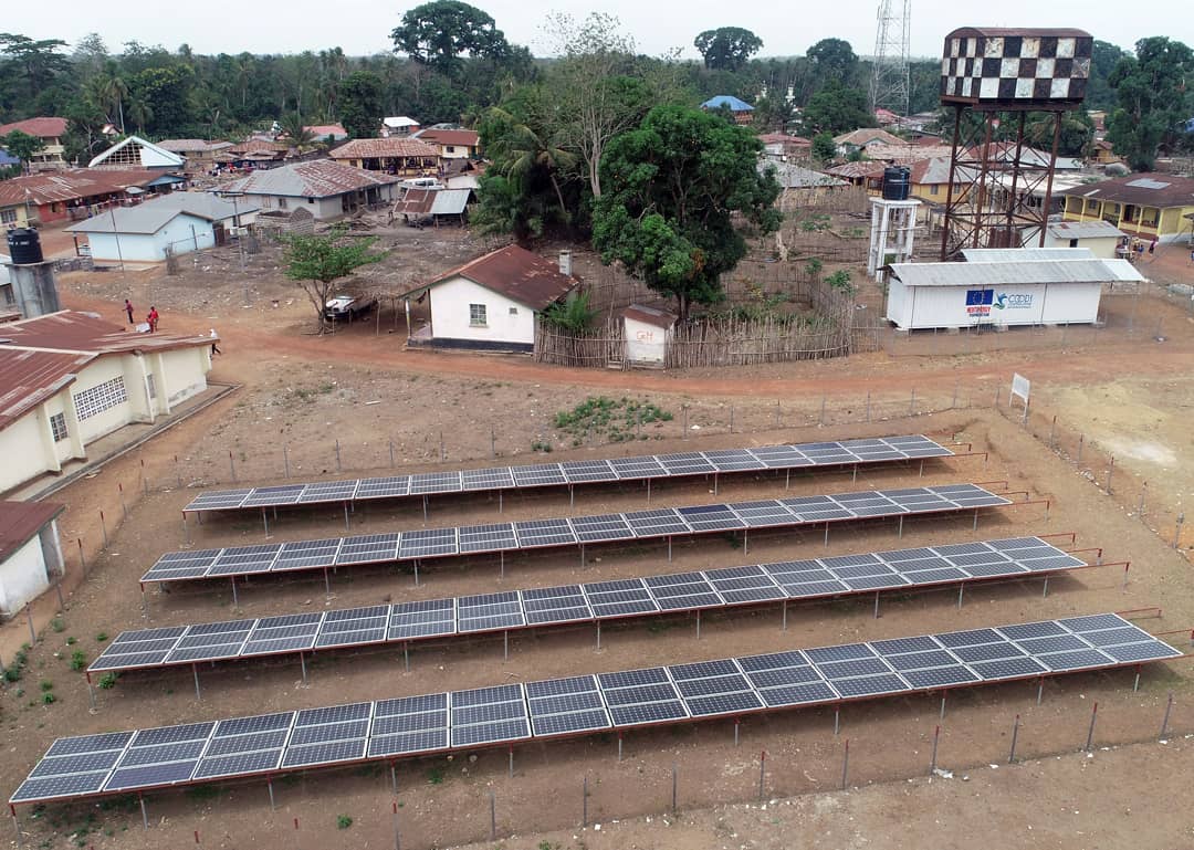 sensihub1's tweet photo. The Drone Pilot team at @sensihub1  visited @coopi Solar Plant at Gbinti Portloko for professional drone shots of their new Solar plant site. We pioneer the use of drones in Sierra Leone. 
#Sensitechhub #dronephotography #dronepilot #coopi #werobotics #solarplant #pioneer https://t.co/mqeWNioXWl