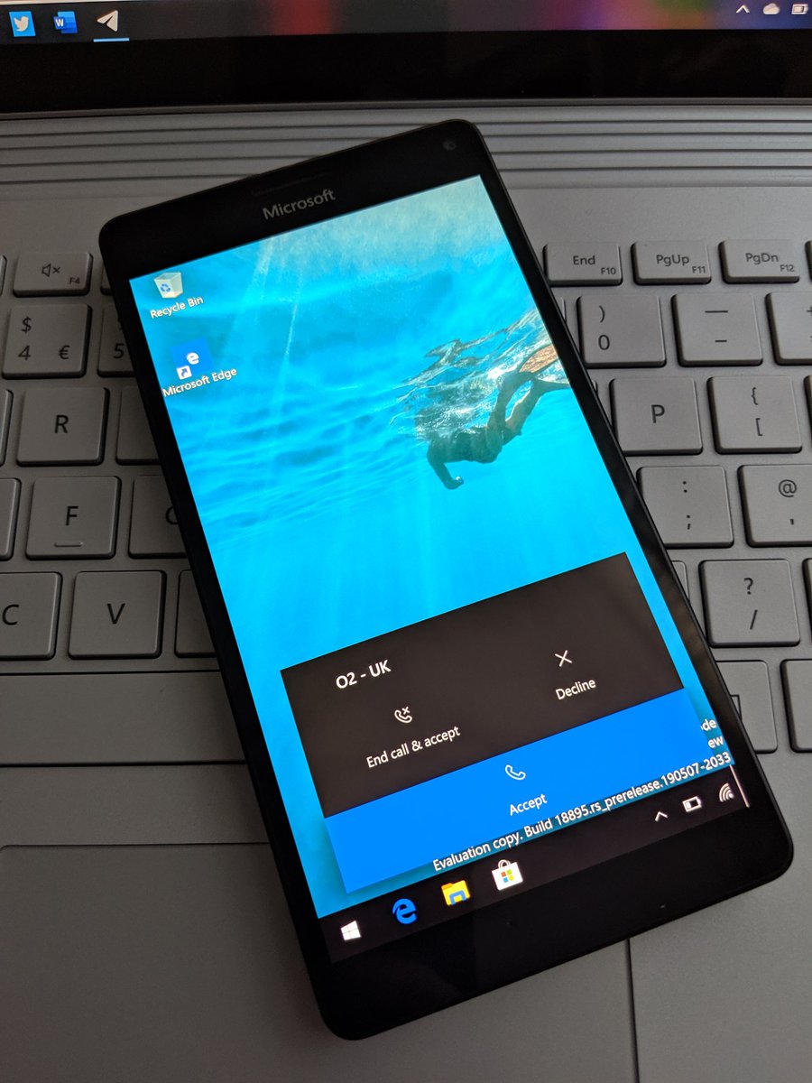 zacbowden's tweet image. Oh hi, just taking a call via cellular on my Lumia 950 XL running full Windows 10
