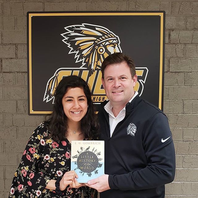 Congratulations to SHS junior Valerie Ambriz on winning the Yale Book Award. 
This award recognizes outstanding character, leadership, scholarship and intellectual promise of high school juniors.
@yale #yaleclubofgeorgia 
#chiefsleadtheway #gochiefs bit.ly/2Q4W7t9