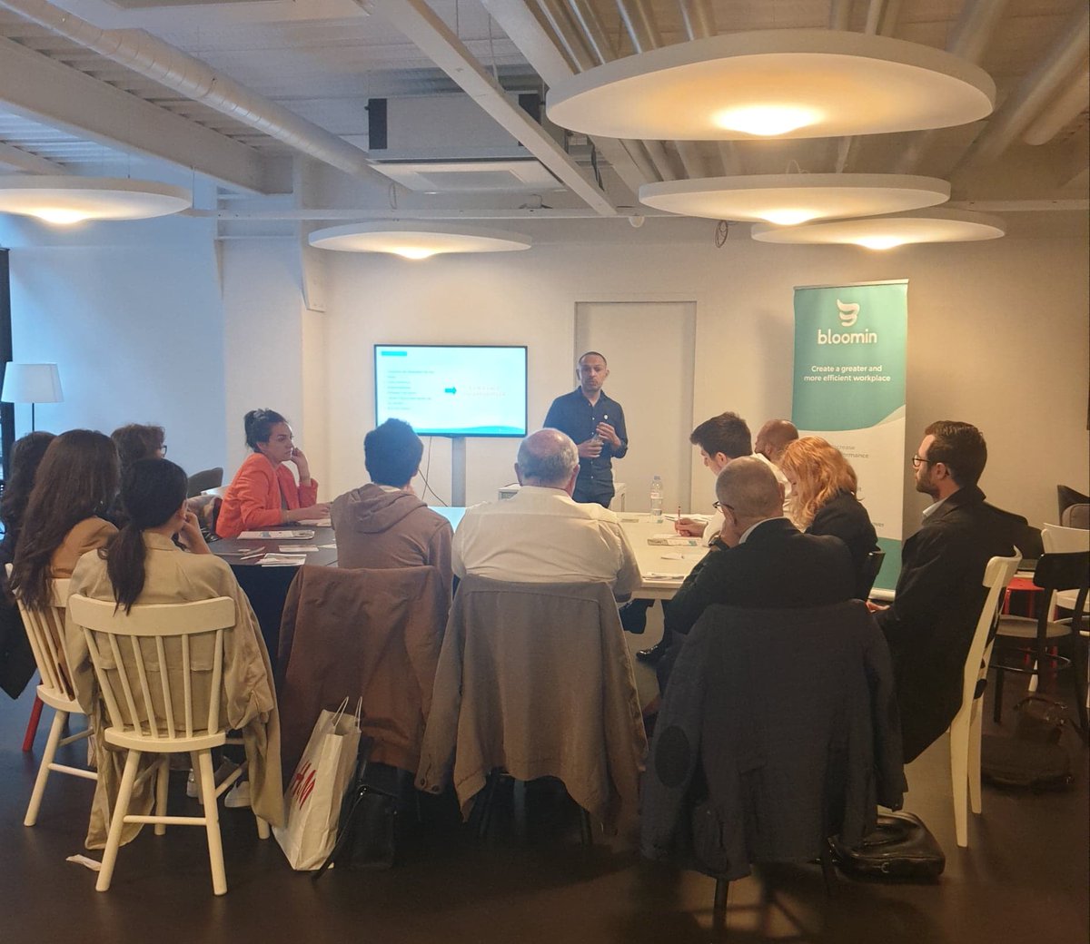 INNOV_RH's tweet photo. En direct de @INNOV_RH 
"Onboarding : un accessoire ou véritable levier de fidélisation des talents?" 
@urbangaming_com @BloominFR @workelo https://t.co/MaDmh2e134