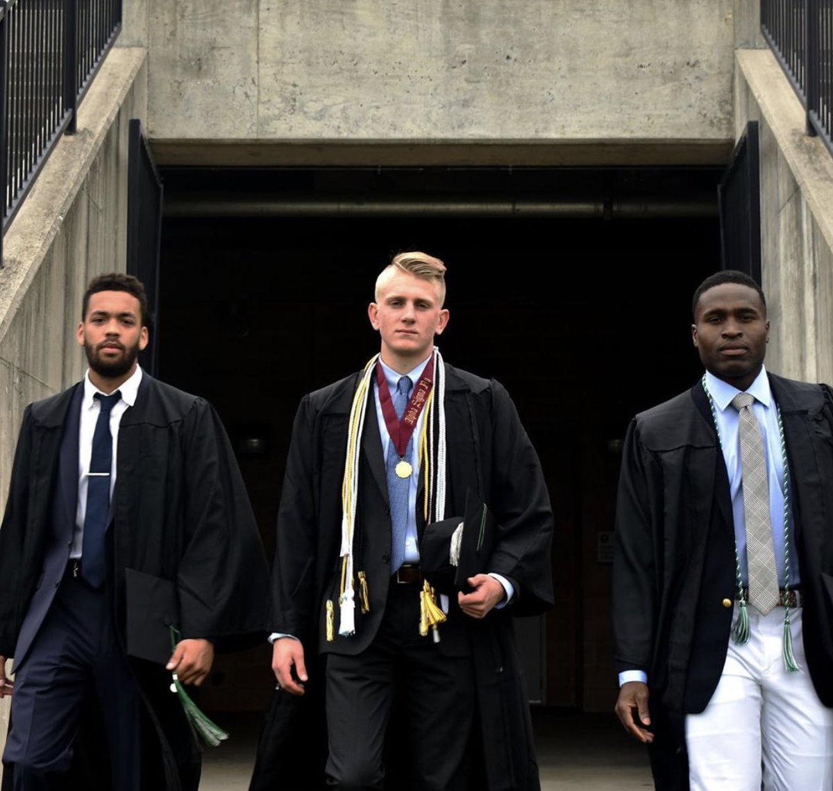 DMVSoccer96's tweet photo. Congrats to @LoyolaMSOC’s Class of 2019 on graduating from @LoyolaMaryland this week, after strong 4 year careers with the @LoyolaHounds!
⚽️ @XanderSaling
⚽️ @JakeAllState (Local alum of @arlingtonsoccer & @GeneralsPride)
⚽️ @mickeywatson_5 https://t.co/5FfwDUAD0y