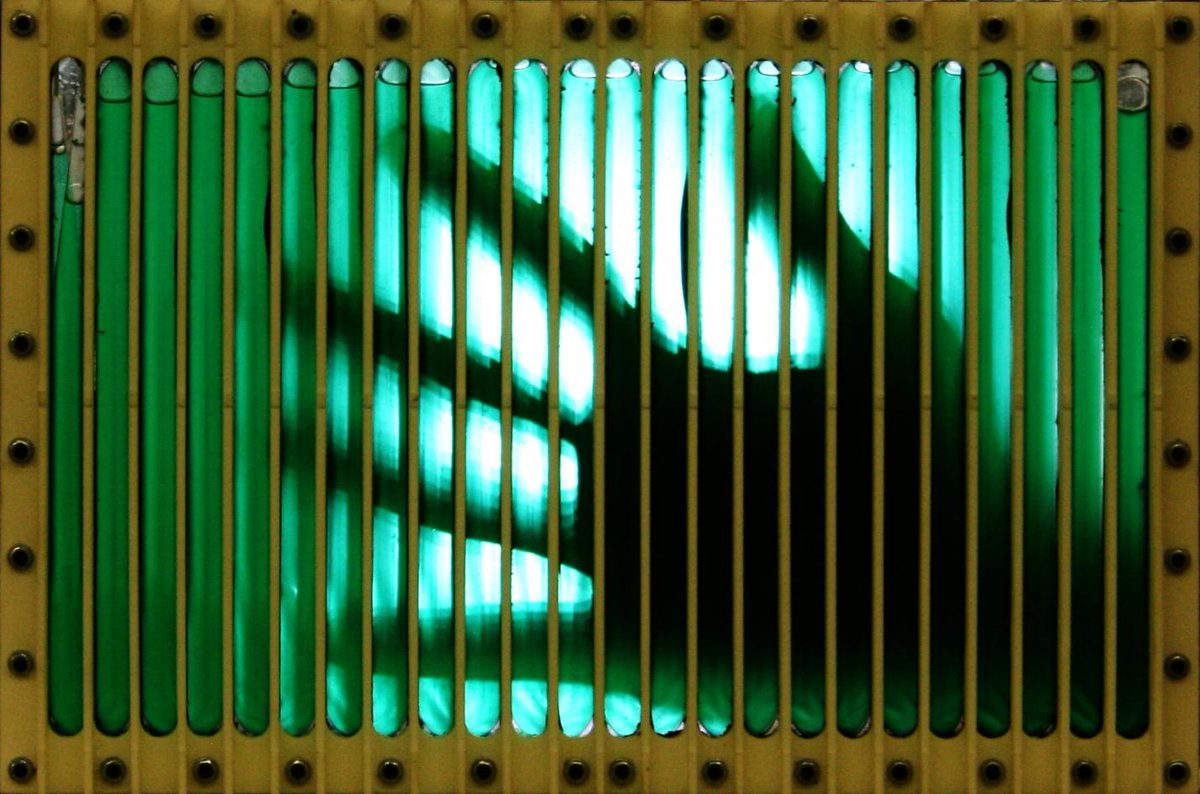 In space travel, we need special systems to remove carbon dioxide from the air &amp; generate oxygen. Right now on station, we're testing new life support systems that will help us prepare for trips to the Moon. Learn more about the Photobioreactor! nasa.gov/mission_pages/… #Moon2024