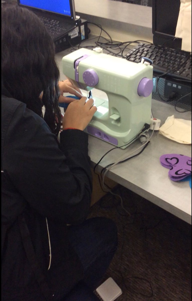 SMS_Library's tweet photo. 2/2
@SMS_Wolverines Makerspace Fun! #SewingMachine #JanomeFun #SMSLibMakerspace in the computer lab #HackingFashion #WolverinesRead #HaysLib #MakerGonnaMake https://t.co/vqbVWjFFre
