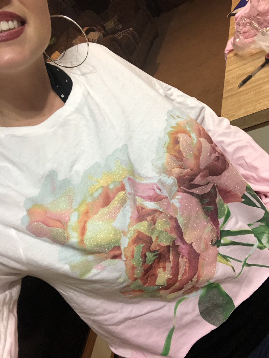 RML_swiftie_13's tweet image. My TS merch finally came in!! So excited (I was so excited I just put them over my shirt 🤭) @taylorswift13 @taylornation13 @brendonurie #TaylorSwift #taylorswiftisback #TaylorOnEllen #TaylorSwiftTuesday