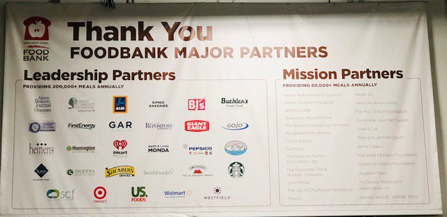 _mel_wilson's tweet photo. Spending quality time with the team engaging in a positive purpose. Thanks @ACRFoodbank for hosting us! We are proud to be a major partner, supporting an important initiative in the community.
#ShearersTalent @CookiesandCrackers #Popcorn #SaltySnacks https://t.co/2y6TkBKnKE
