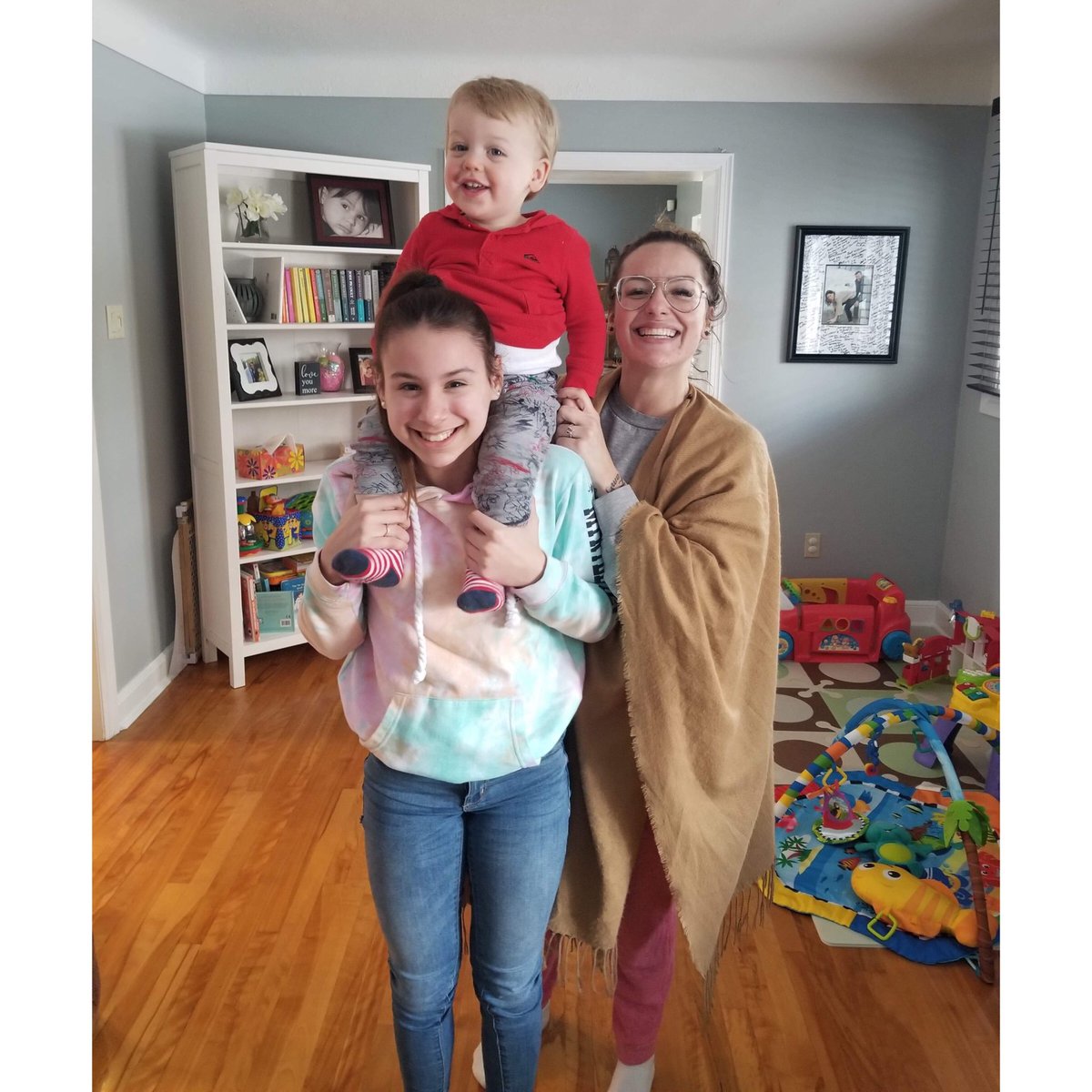 ronniedohertyy's tweet photo. How lucky am I to have 3 beautiful, intelligent, fun, kind, charismatic, and hilarious niece and nephews. These 3 kids are my absolute world - I love them so much. They instantly brighten my mood and make each day better. #ProudAuntie #MyHeart #ObsessedWithThem 💞💘 https://t.co/deDJX2bYp2
