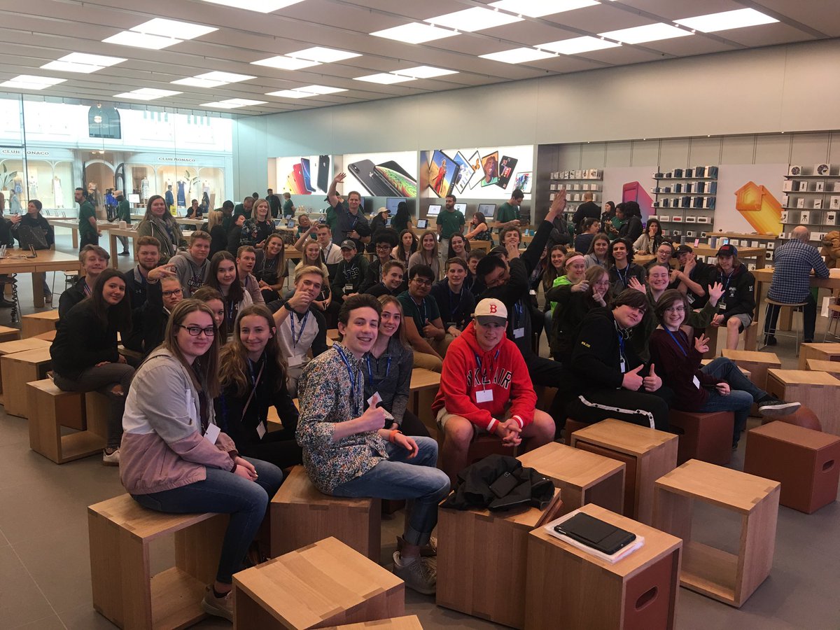 wfiss_steam's tweet image. @wftrojans are learning what it means to develop an app idea and that #EveryoneCode!! #AppleDistinguishedSchools #STEAM #AppleEDU @NearNorthSchool