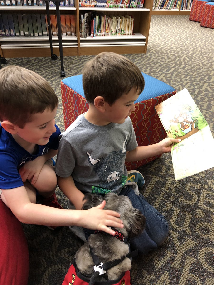 lochnanc06's tweet photo. @MarilynStinson @TammyRo18373928 @GESFalcons  Tickles and I enjoyed our visit today listening to K-2 students. https://t.co/8L6InvIOJK