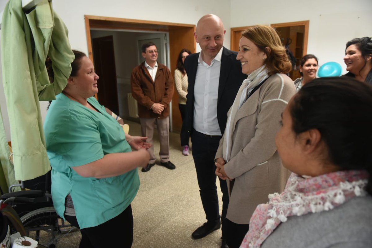 MonicaFein's tweet photo. Aprovechamos la visita para recorrer junto al Pte comunal, Roberto Delorenzi, el SAMCO y el Hogar de Ancianos de Coronel Bogado, dos espacios donde se ve el trabajo cotidiano y la decisión política del Frente Progresista de llegar a cada rincón del departamento https://t.co/wROnvx9Igz