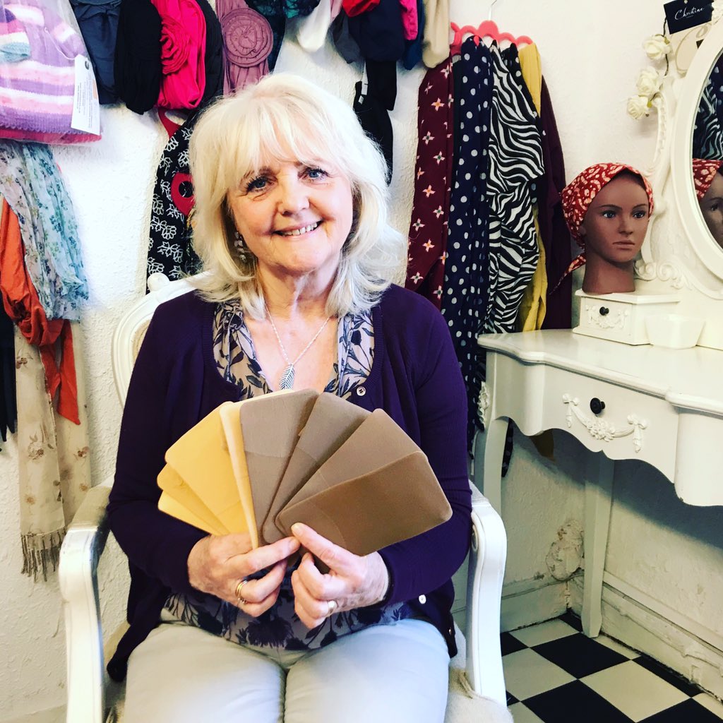 CancerHair's tweet photo. Beautiful support. Nothing more beautiful then seeing a white lady Marian, who having lost her hair during chemo, is now putting together skin coloured support packs for black and Asian women. #OneHead #cancerhaircare #courage #inspire @BCCare @pinkribbonfound https://t.co/0pleVHGXdZ