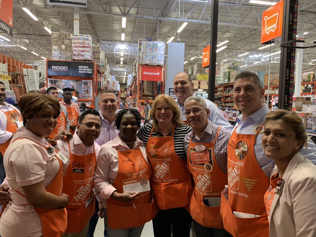 crystal_hanlon's tweet photo. A great time with Team #1274, Hempstead, NY!  Thank you Team for all your efforts and focus driving sales and service!  Nice job! https://t.co/0IYccOZ37W