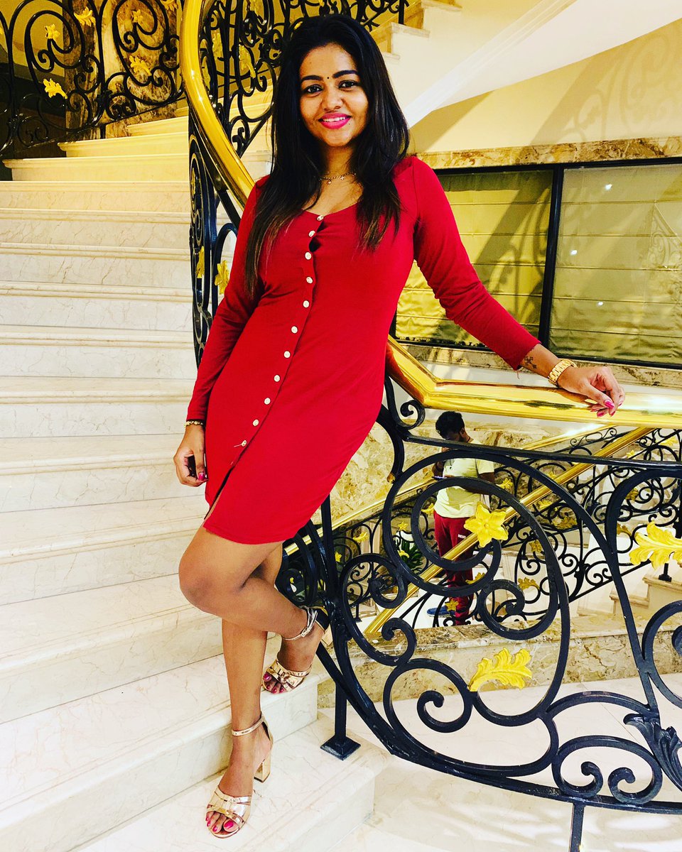ShaluShamu's tweet photo. Life Is A Gift 🎁 Never Forget To Enjoy & Bask In Every Moment Ur In... #redlove #tamilponnu #kollywoodactress #westernfashion #beyourself #ineverymoment #❤️ https://t.co/eXHbfFMZRk
