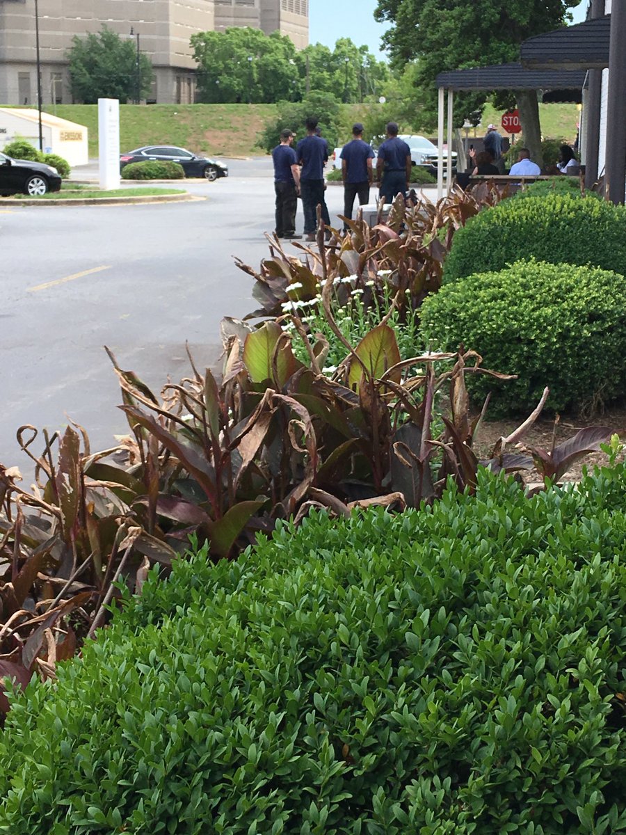 RaeHarkness's tweet photo. We hear it’s a bomb threat at Memorial Dr ⁦@wsbtv⁩ https://t.co/MnCi1kb6Zr