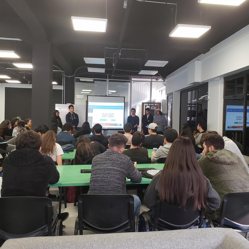 MakerspacePUCV's tweet photo. [#Maker_Labs 🏢] Ayer celebramos el día del ingenier@ al modo makerspace, vivimos una clase de creatividad que detonaron en ideas innovadoras.

Queremos y creemos que <<El futuro viene marcado por los #makers de hoy>> 

No paren de imaginar, que en este espacio, l@s esperaremos https://t.co/Oc7NMXEp7t