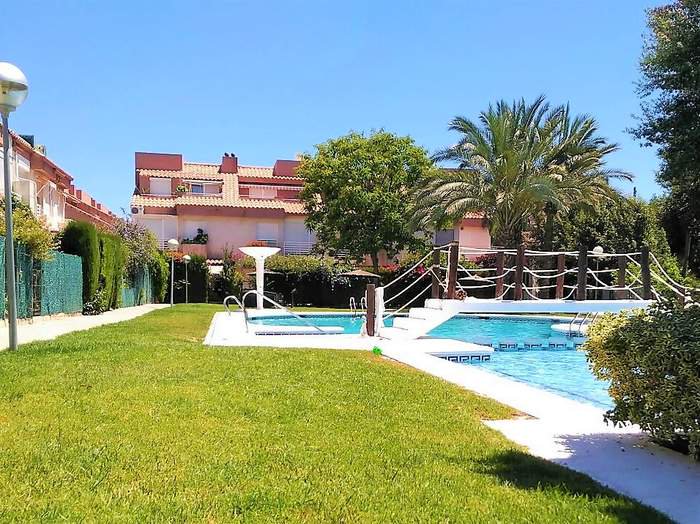 MEDLettings's tweet photo. This townhouse, with a capacity for 8 people, is very well located in the neighborhood of Alicante Golf Area, the most prestigious area of the city.  
#vacations #rentals #Spain https://t.co/97ClsqtCwB