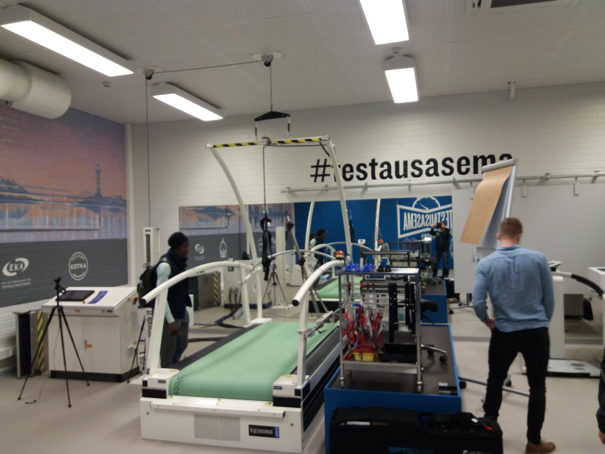 Testausasema's tweet image. Eilen Kotkan Testausasemaan kävi tutustumassa moninkertainen pikajuoksun Olympia- ja MM-mitalisti Kerron Stewart. #huippu-urheilija