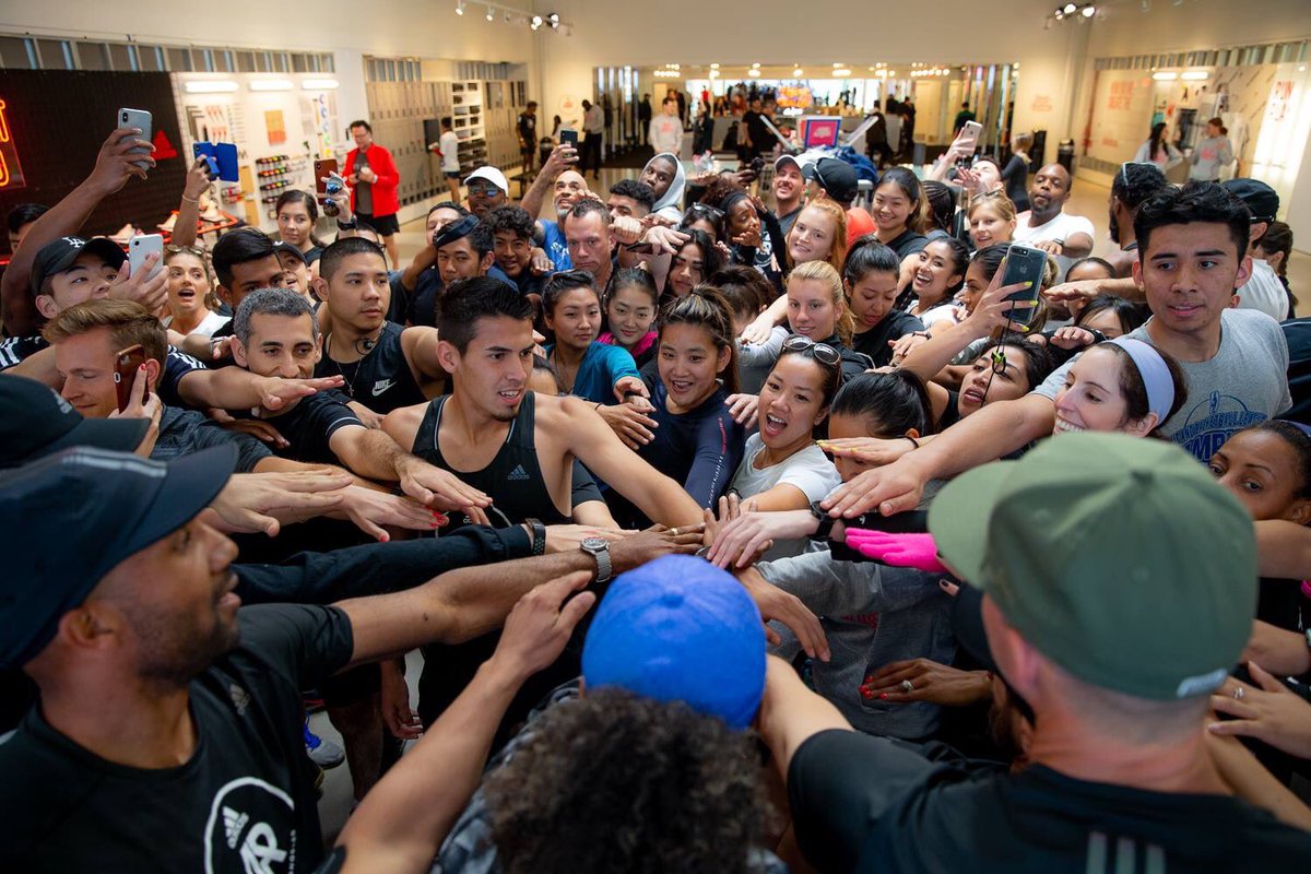 IrongirlNadia's tweet photo. 3 Coaches + 3 Captains.
Here to serve + connect community.
Here to share smiles + miles.
Here to create the space for any pace. /// Join us anytime to discover the healthier, stronger, happier you.
#thankyouforrunningwithus
#adidasRunnersLA
#adidasRunners https://t.co/Rx637wGvxg