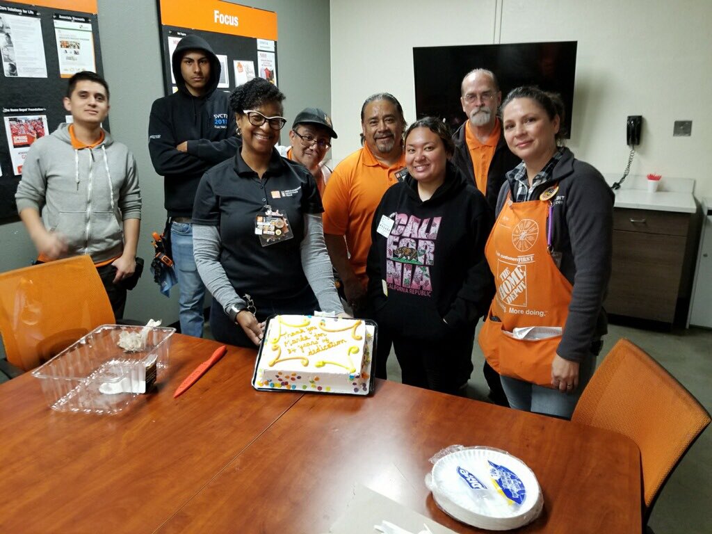 g_rod61089's tweet photo. Congrats Marie on your 34 YEARS of service!!!😱🥳 @tremble_marie https://t.co/T1mxgeXT7F