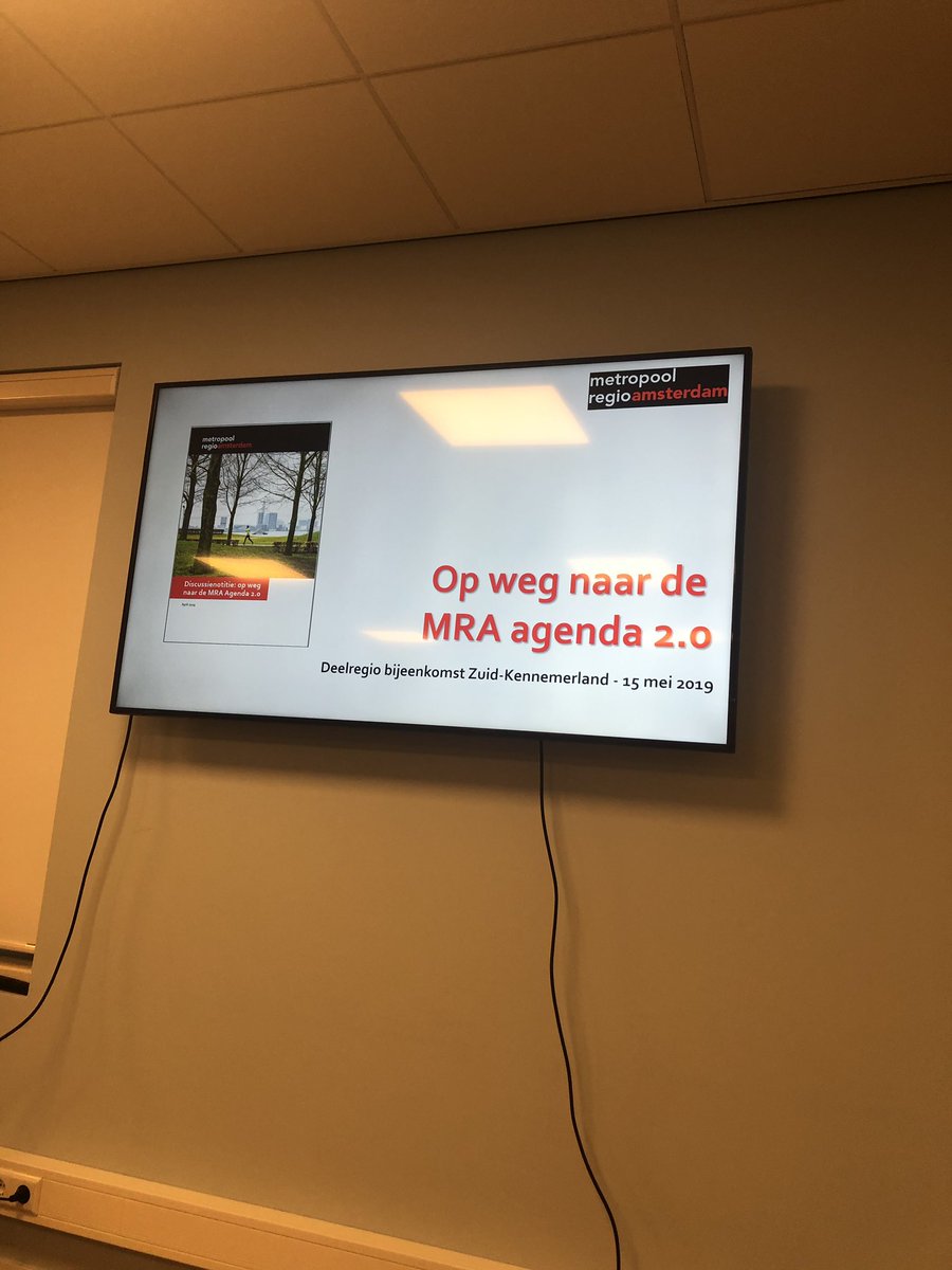 Goed bezochte bijeenkomst met o.a. raadsleden uit Zuid-Kennemerland (Bloemendaal, Zandvoort, Heemstede en Haarlem) in de bieb. Samen naar betere mobiliteit, is de boodschap naar de MRA!