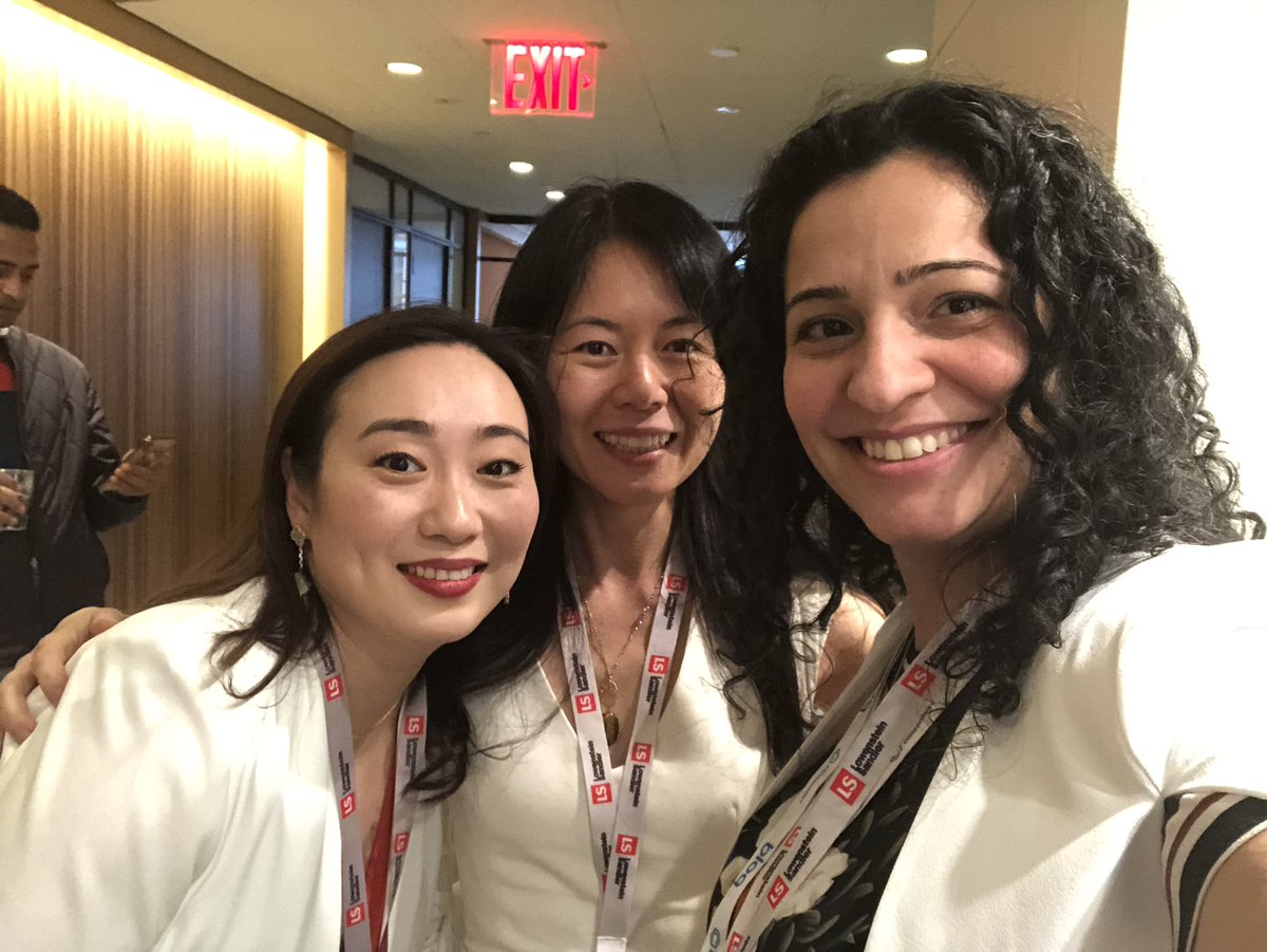 jamiestrongurl's tweet image. We look good in #white @KarenOttoni and @Gongt2! #Strongurl #BLunch #nycblockchainweek #womenintech #blockchain #community