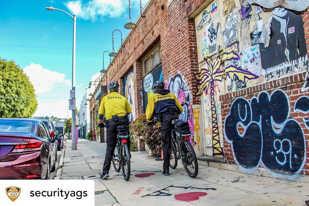 HMDBID's tweet photo. The Hollywood Media District BID's working hard to keep you safe! Call on us anytime. ☎️
#HMDBID Security Service (Andrews Global Security): (323) 871-4150
@LAPDHollywood Non-Emergency: (213) 972-2977 https://t.co/lpA4yBcb1w