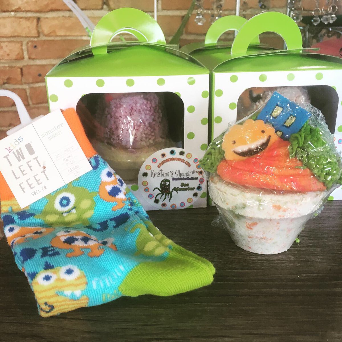 bathbombking's tweet photo. We got #kids #SOCKS! Dozens of #cool patterns for your little guy or gal! https://t.co/kh7RQG2umh