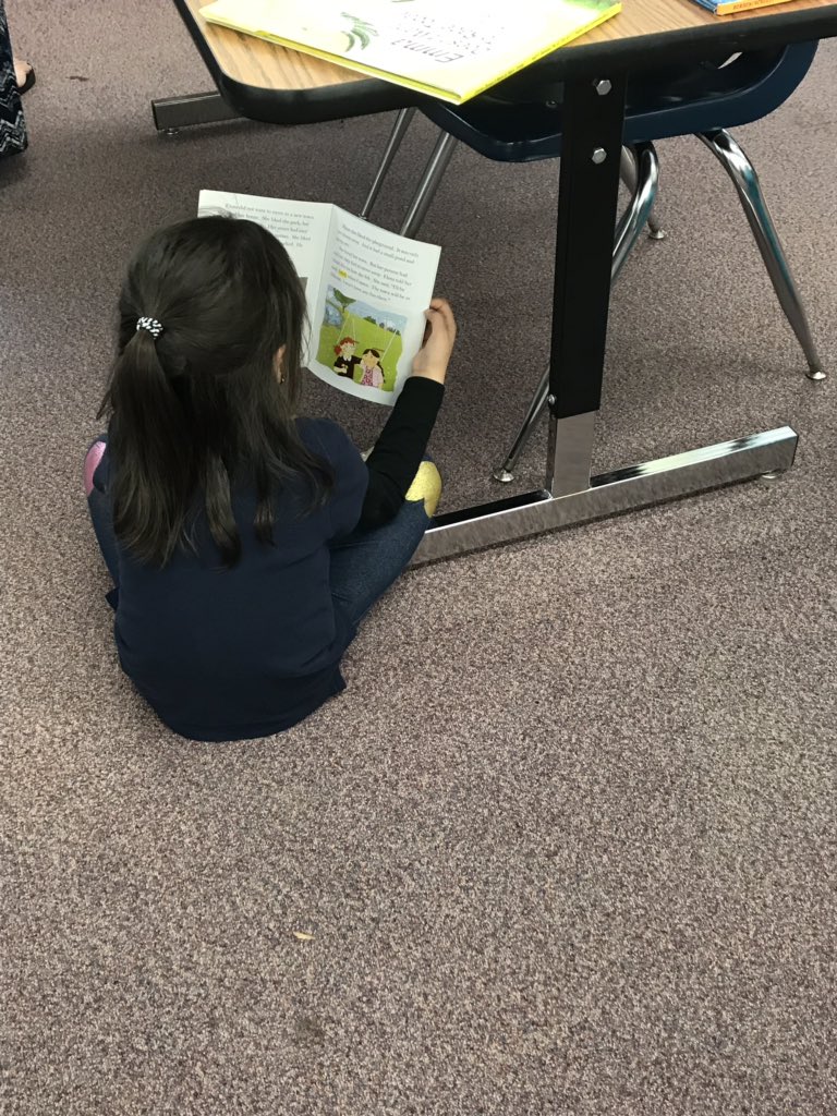 RPCharlotte's tweet photo. We’re doing a book giveaway this week at Tuckaseegee. The students are enjoying picking out books to keep forever! Bring on the summer reading 🙌 https://t.co/qaRQ5EFkxo