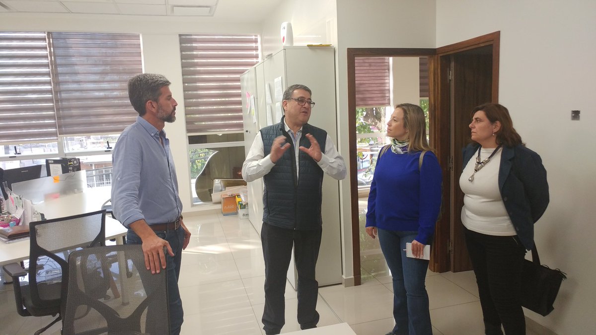 UlpianoSuarez's tweet photo. Recorremos las instalaciones de la fábrica de #Chocolezza, una empresa mendocina dedicada la elaboración de productos con chocolate artesanal. https://t.co/Hx4s8Ha6i1