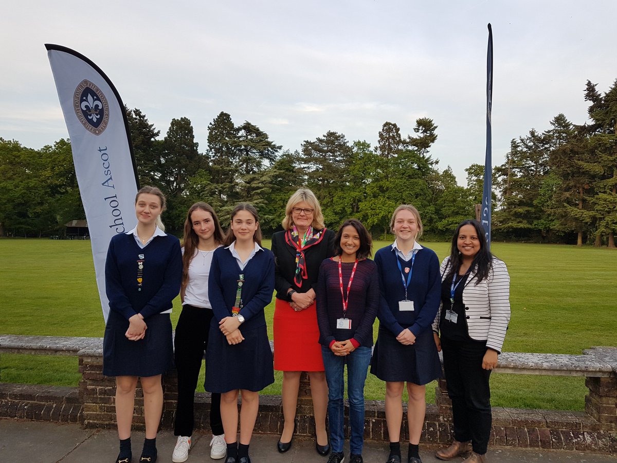 HeathfieldCandO's tweet photo. It was a pleasure to invite Sangi Patel, #sports #physiotherapist to @HeathfieldAscot hear about being the Head Physio @QPR -the different types of #physotherapy &amp; her career to date. What an inspiration for our students! Thank you @Thomas_Franks_ for another delicious meal. https://t.co/sGqZfdEqbS