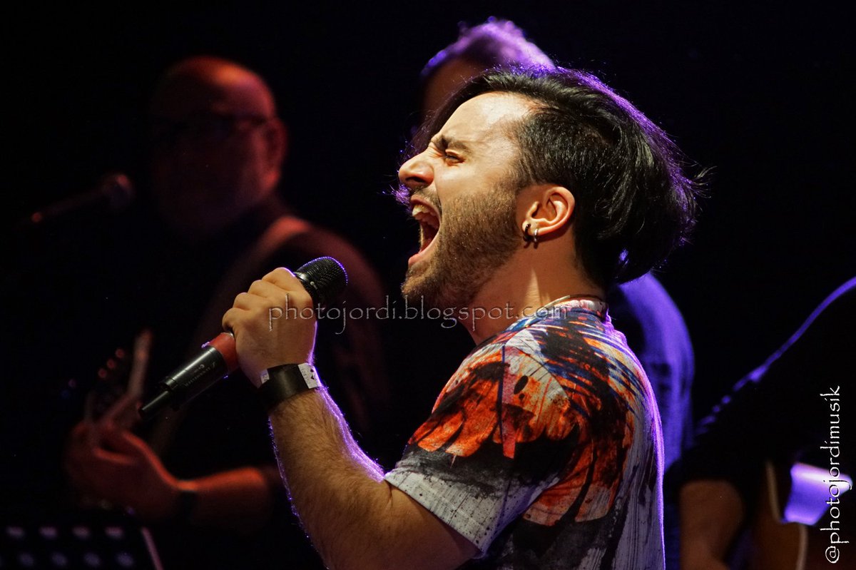 Photojordimusik's tweet photo. @laruaband, @Einar_official, @DESCHEMAband i @NyvinneOfficial al concert de San Remo Giovanni World Tour @Sala_Apolo de #Barcelona
#SanremoGiovani #LaRua #NSDSTour #Tour2018 #NessunoSegnaDaSolo #Einar #EinarLive #ParoleNuove #Deschema #Nyvinne #festival
https://t.co/ucZIHZhnMw https://t.co/SabLFoCEDK