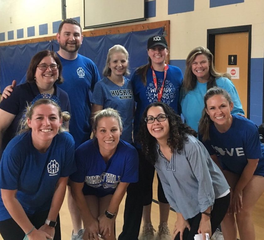 Landerskids's tweet image. Blue House Teachers won the Staff Field day! So much fun!!! @summithillhusky #bluehouse #houseofchampions #stafffun @StephenElySHE @MrsWilliamsSHE @keslersclass @MindOVERMattox @mantaslico @SHE_Atkinson1