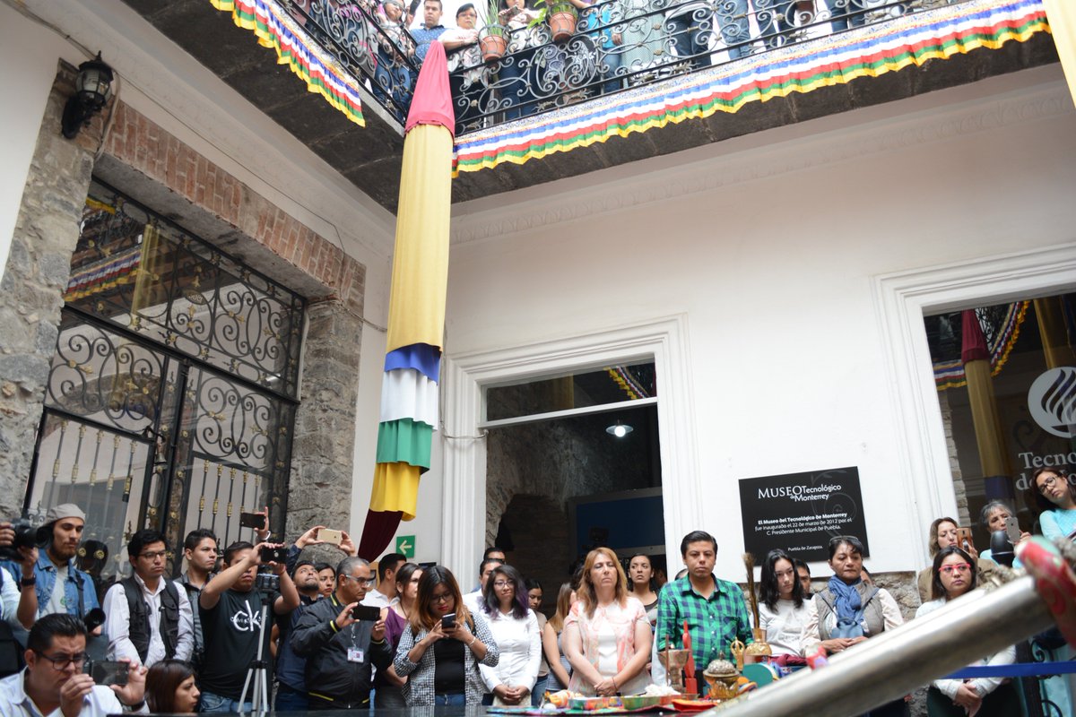 elmuitec's tweet photo. Así se vivió la inauguración del #Mandala #ArtesMísticasDelTíbet en el #MuseoTEC, tienen hasta el 19 de mayo que será la clausura del evento con la destrucción del mandala. #EAAD_SUR #TíbetEnElMuseo @Drepung @TECcampusPUE @Noche_de_Museos @WeLovePuebla @AdictosmuseosMx https://t.co/PQwku3L9mQ