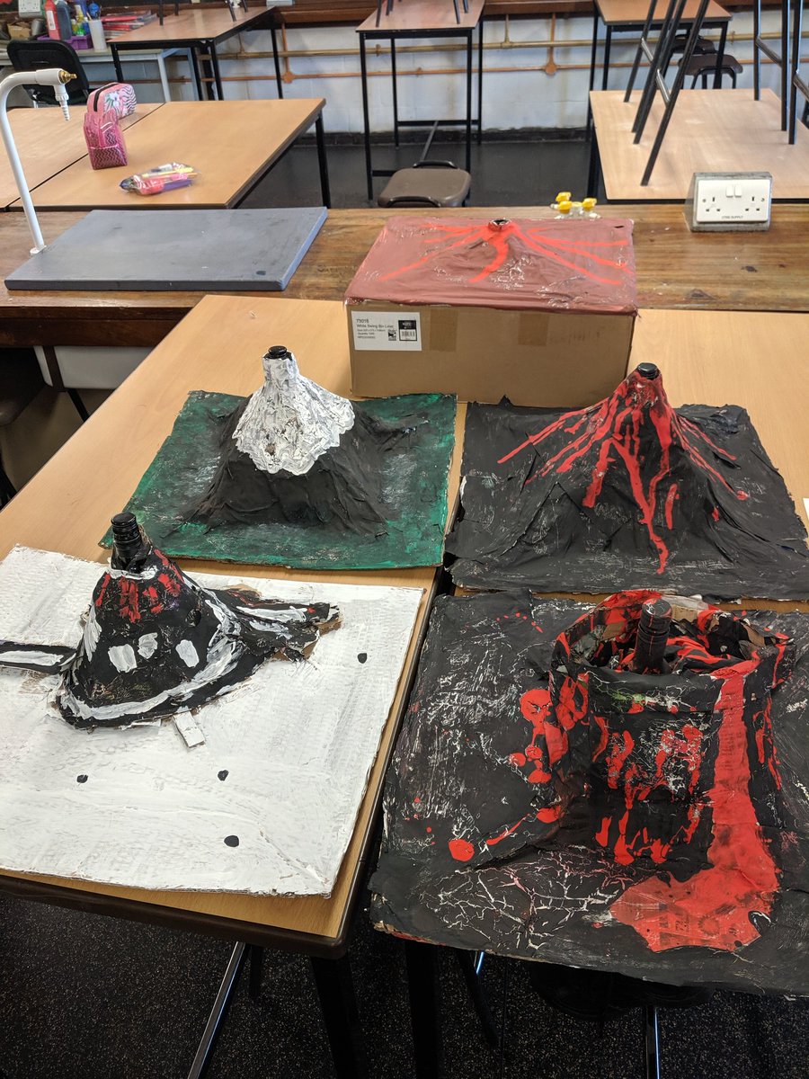 ernulfsci's tweet photo. Year 8 learnt about volcanoes and acid/base reactions all in one lesson...
#teamernulf #science #bitmessy https://t.co/usRQQb0uW8
