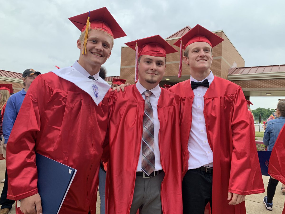 HCDHall's tweet photo. Senior Awards Day!  Another last.... so proud of this class.  Over $15million in scholarships.  Wow!  #skyler_man #HGHS #TrojanNation #UABbound #2019kissthisclassgoodbye https://t.co/9X1wREZLx0