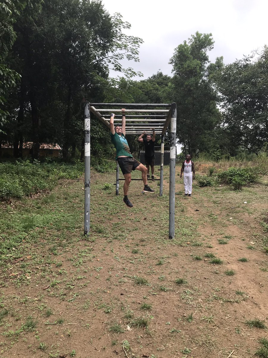 Exped5050's tweet photo. 5 0 B E A S T I N G S
•
02/50 courtesy of Sierra Leone Army PTI’s attached to the 4th Infantry Brigade.
•
50 minutes of gasping for air in 90% humidity 🤢
•
•
#ProjectSchoolMountain #Exped5050 #adventure #50missions #explore #challenge @thermcharity #rmfamily #SBSA https://t.co/ii6qVGZTVJ